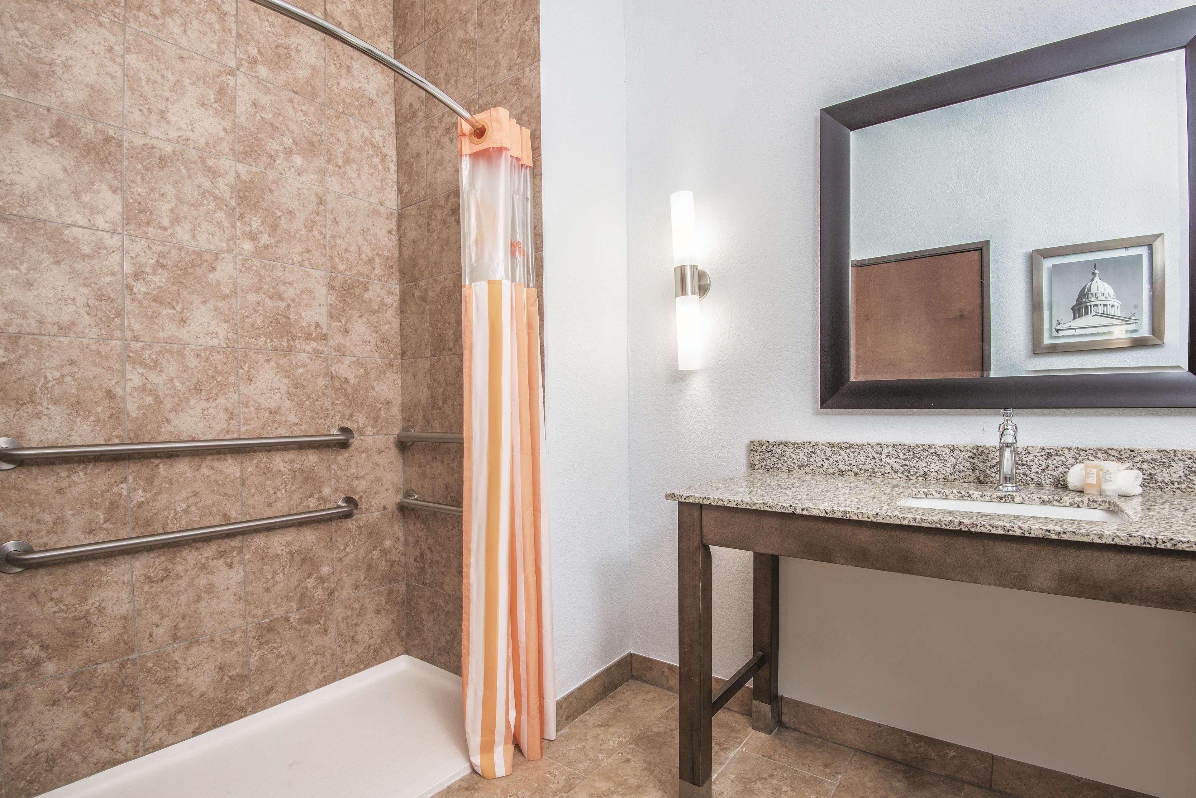 La Quinta By Wyndham Guthrie Otel Dış mekan fotoğraf