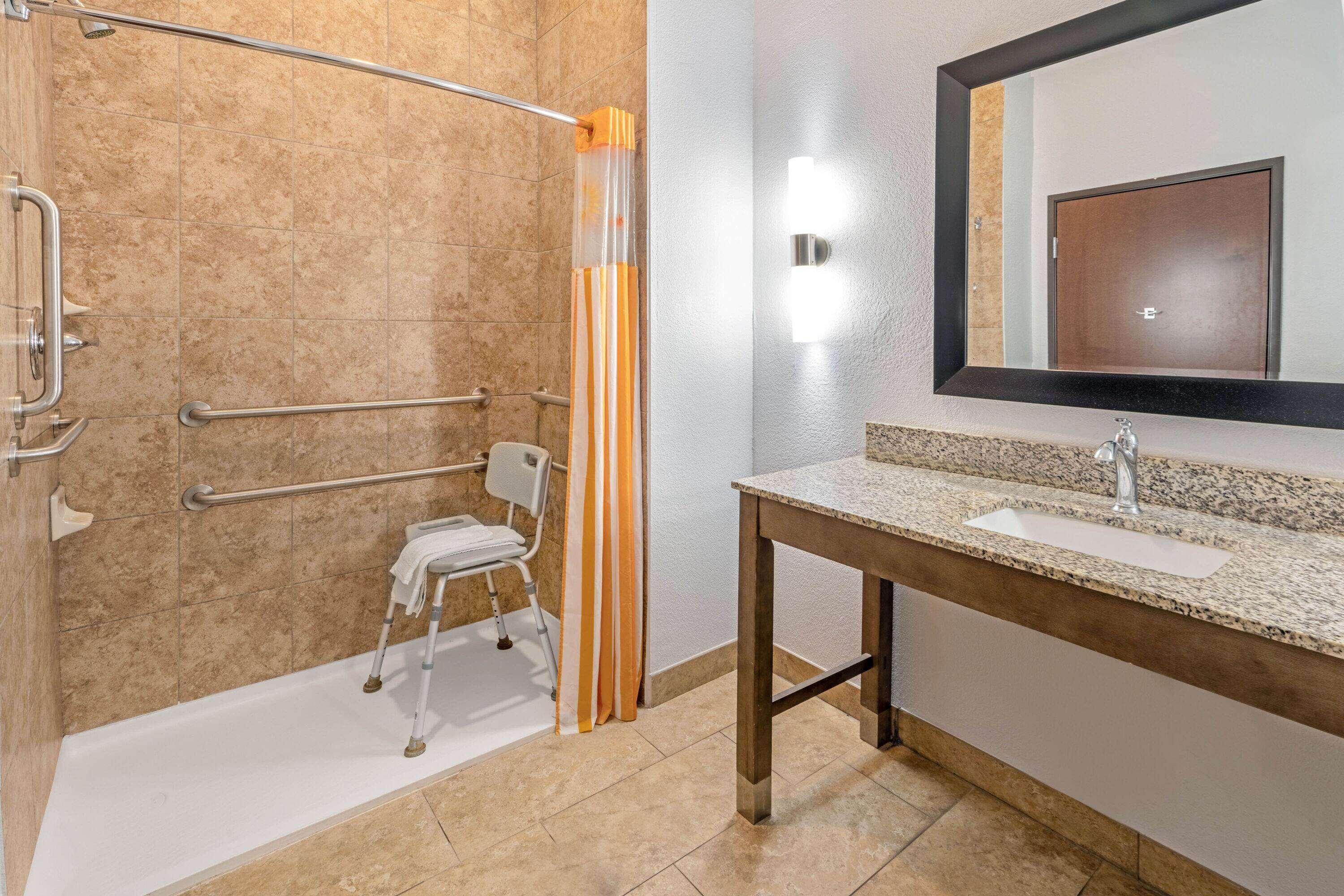 La Quinta By Wyndham Guthrie Otel Dış mekan fotoğraf