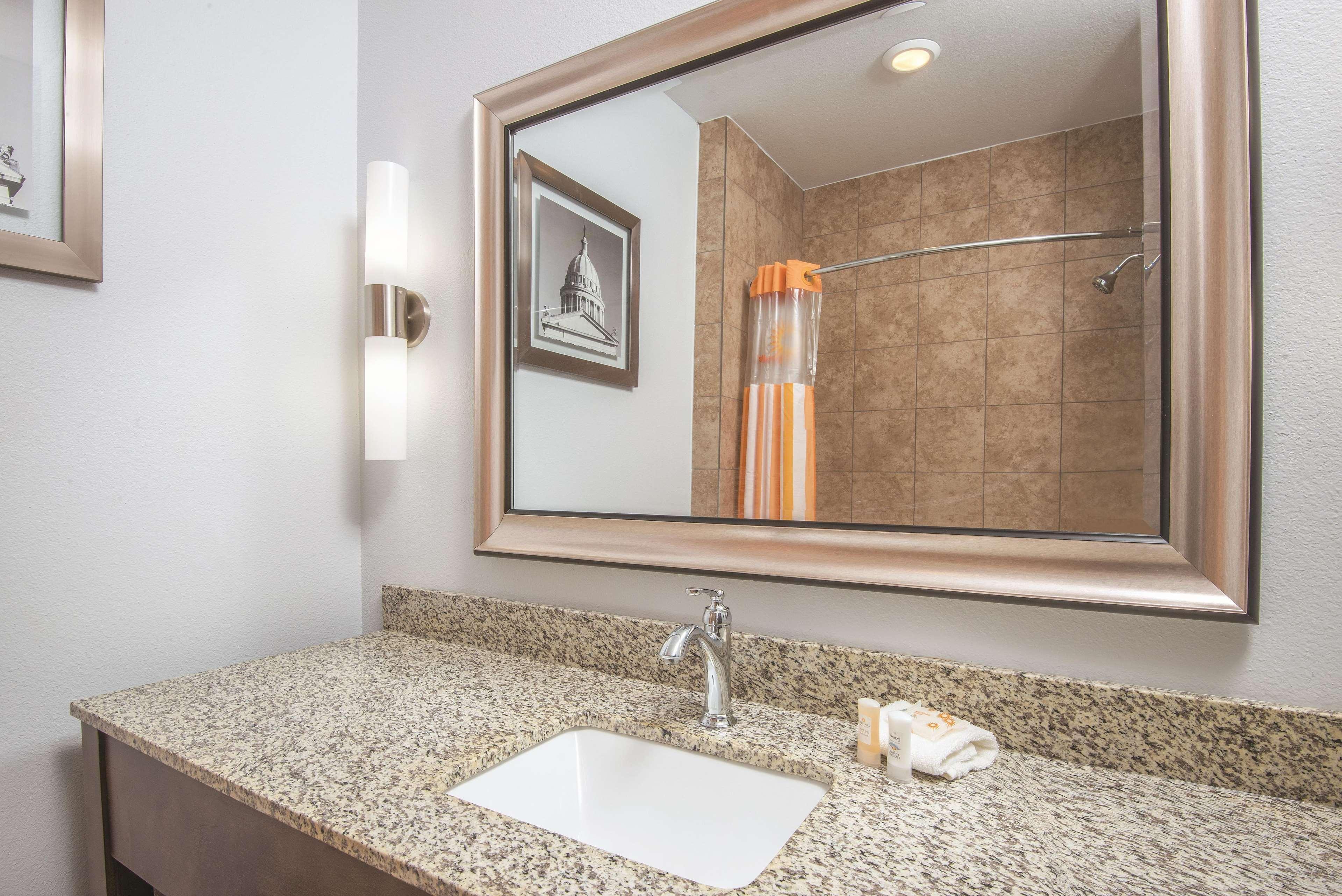 La Quinta By Wyndham Guthrie Otel Dış mekan fotoğraf